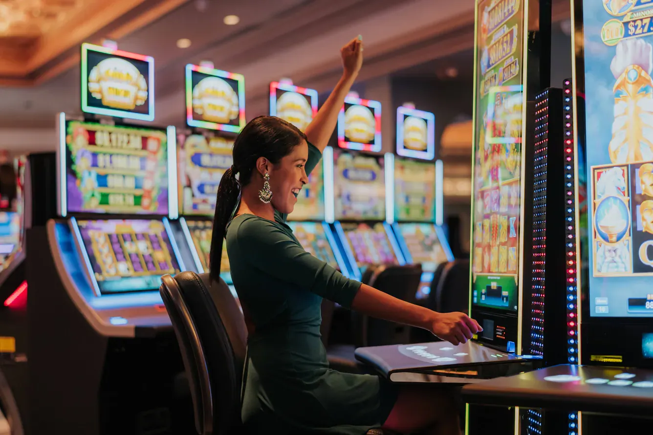 auabr-casino-9469-hor-clsc